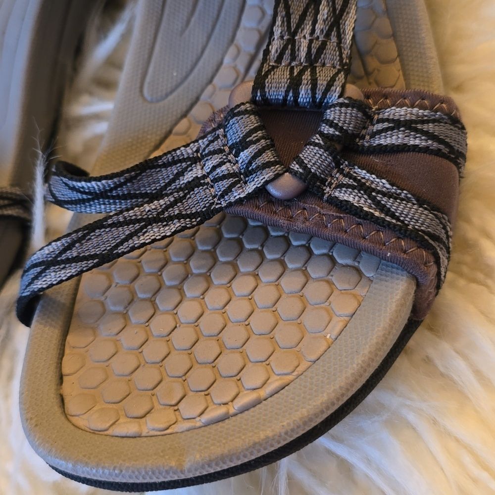 Baretraps Strappy Sandals - Picture 2 of 9